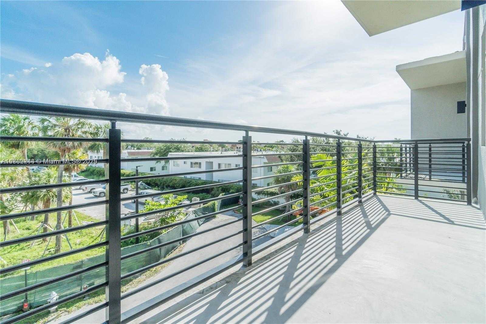 Small Image of 532 SOUTH EAST 1ST CIR, Pompano Beach Number 39
