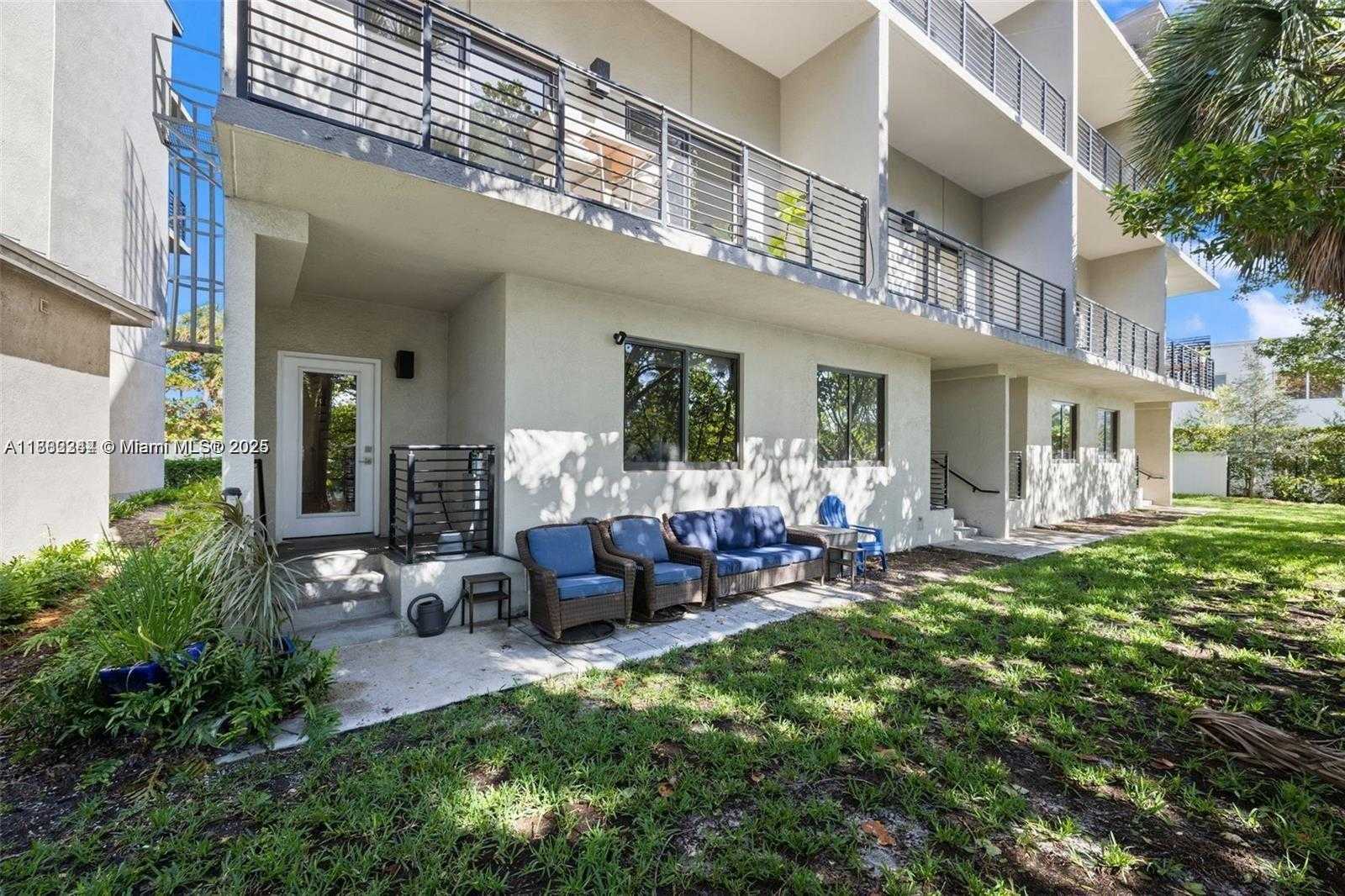 Small Image of 532 SOUTH EAST 1ST CIR, Pompano Beach Number 53