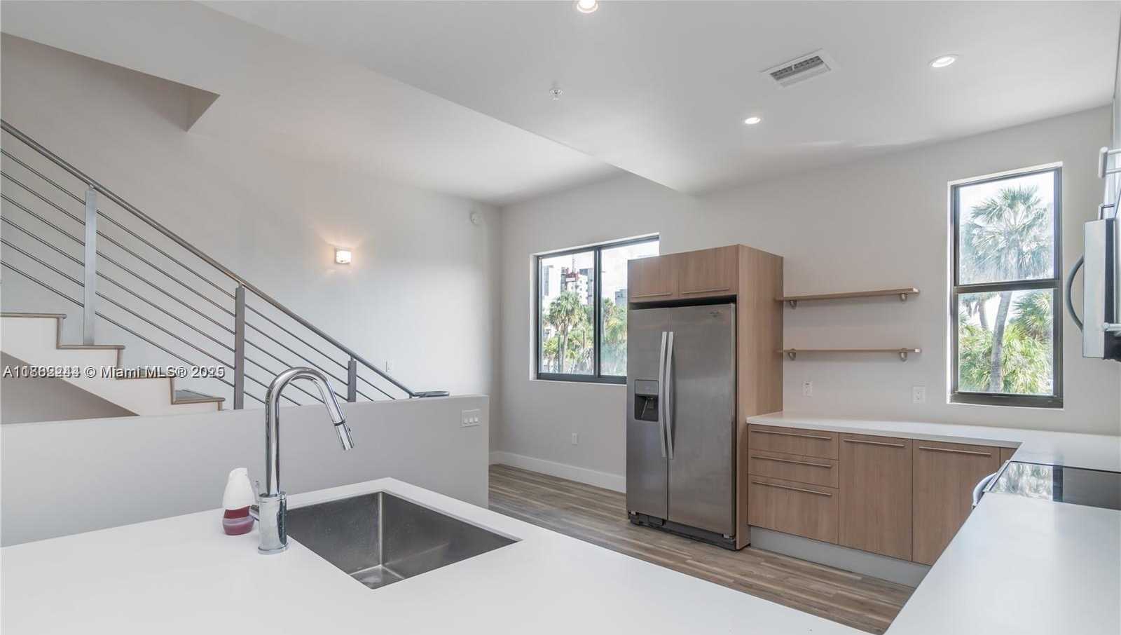 Small Image of 532 SOUTH EAST 1ST CIR, Pompano Beach Number 8