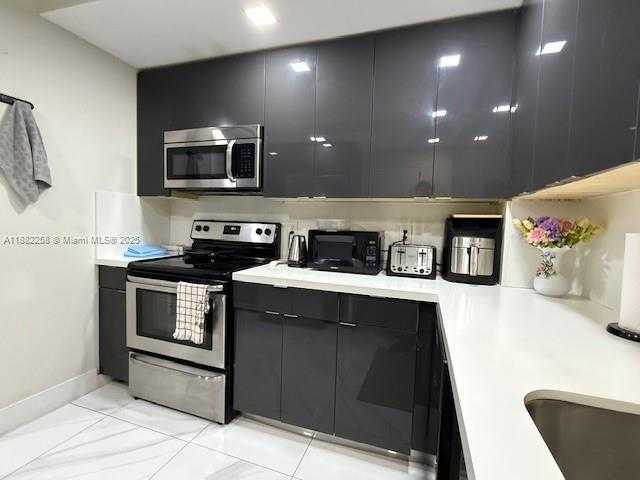 Small Image of 401 GOLDEN ISLES DR #415, Hallandale Beach Number 11