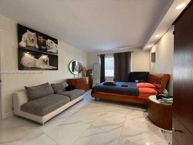 Small Image of 401 GOLDEN ISLES DR #415, Hallandale Beach Number 17
