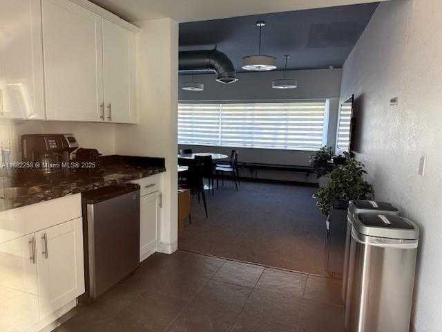 Small Image of 401 GOLDEN ISLES DR #415, Hallandale Beach Number 30