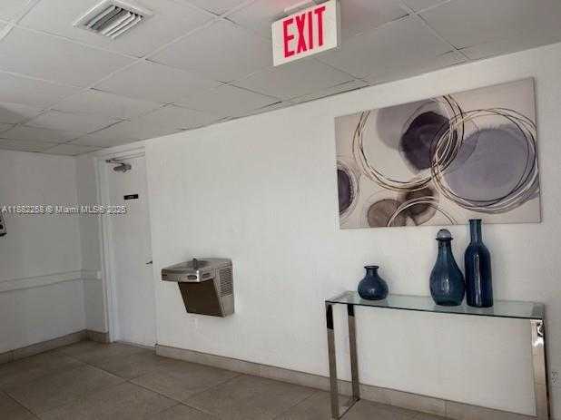 Small Image of 401 GOLDEN ISLES DR #415, Hallandale Beach Number 31