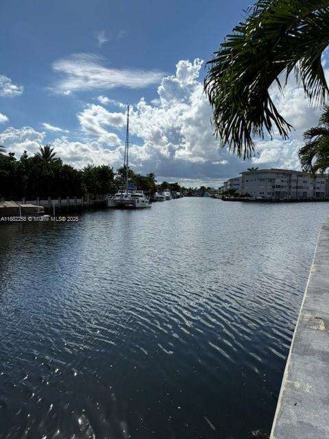 Small Image of 401 GOLDEN ISLES DR #415, Hallandale Beach Number 32