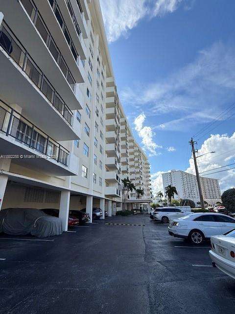 Small Image of 401 GOLDEN ISLES DR #415, Hallandale Beach Number 38
