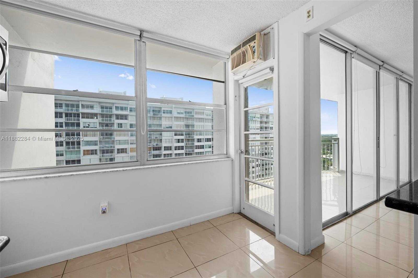 Small Image of 18061 BISCAYNE BLVD #1701, Aventura Number 15