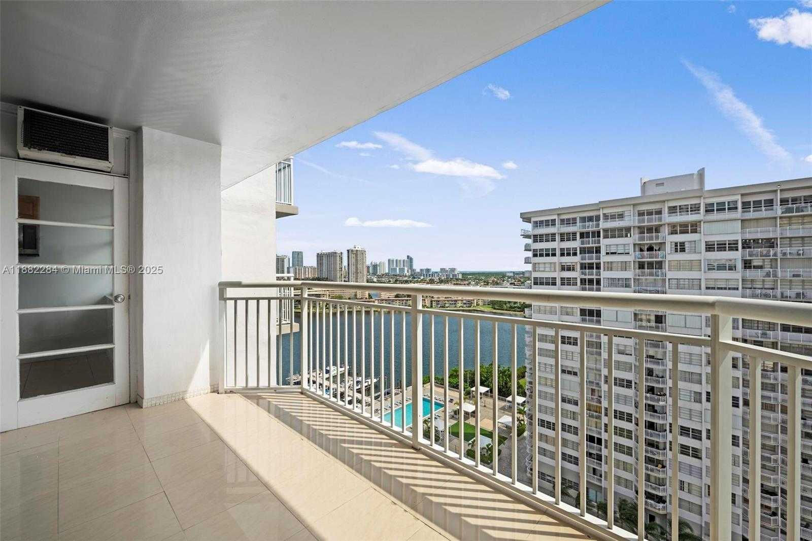 Small Image of 18061 BISCAYNE BLVD #1701, Aventura Number 17