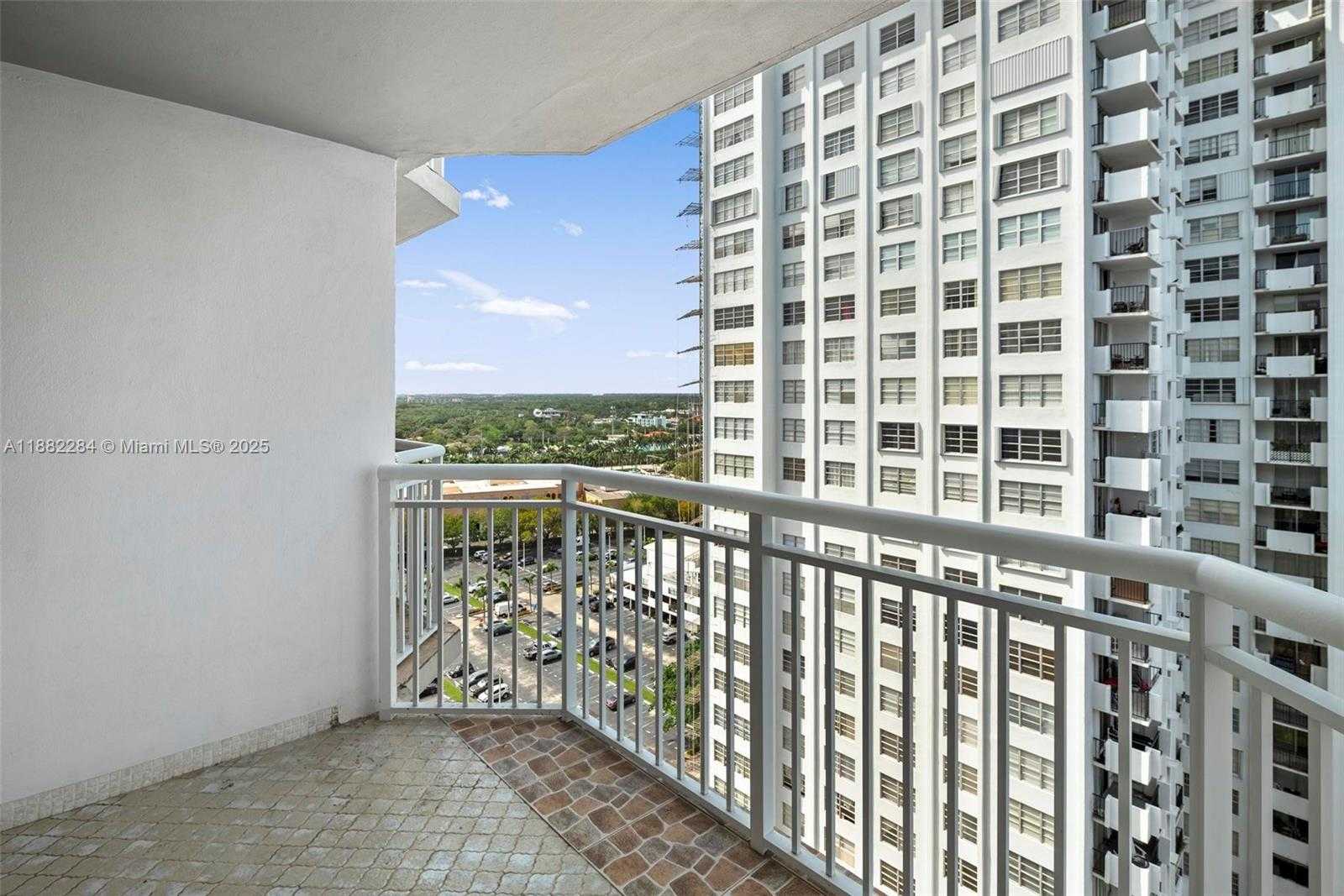 Small Image of 18061 BISCAYNE BLVD #1701, Aventura Number 27