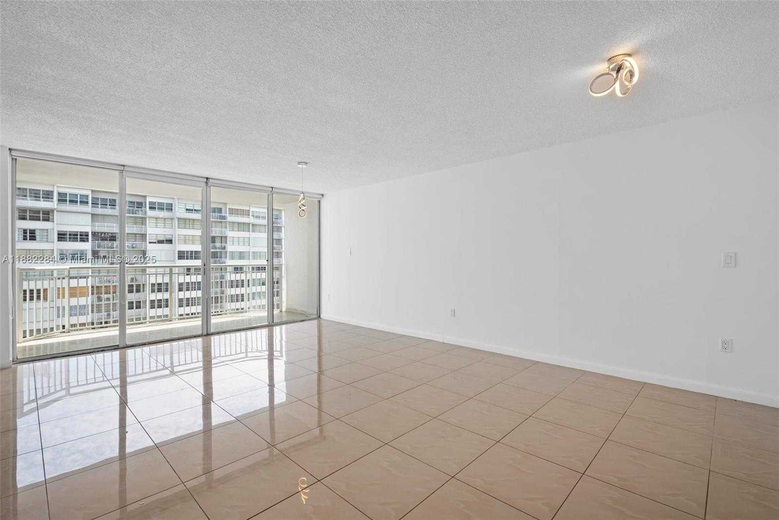 Small Image of 18061 BISCAYNE BLVD #1701, Aventura Number 9