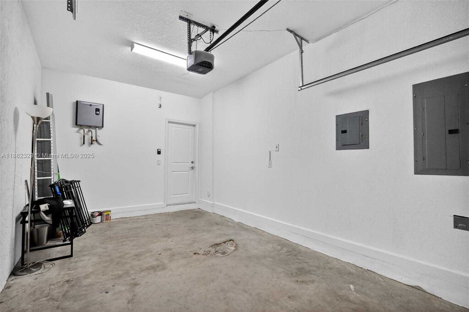 Small Image of 21372 NORTH EAST 2ND CT, Miami Number 13