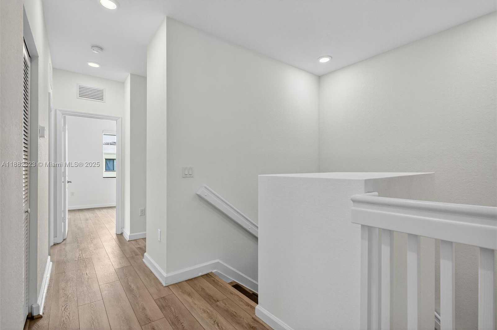 Small Image of 21372 NORTH EAST 2ND CT, Miami Number 20
