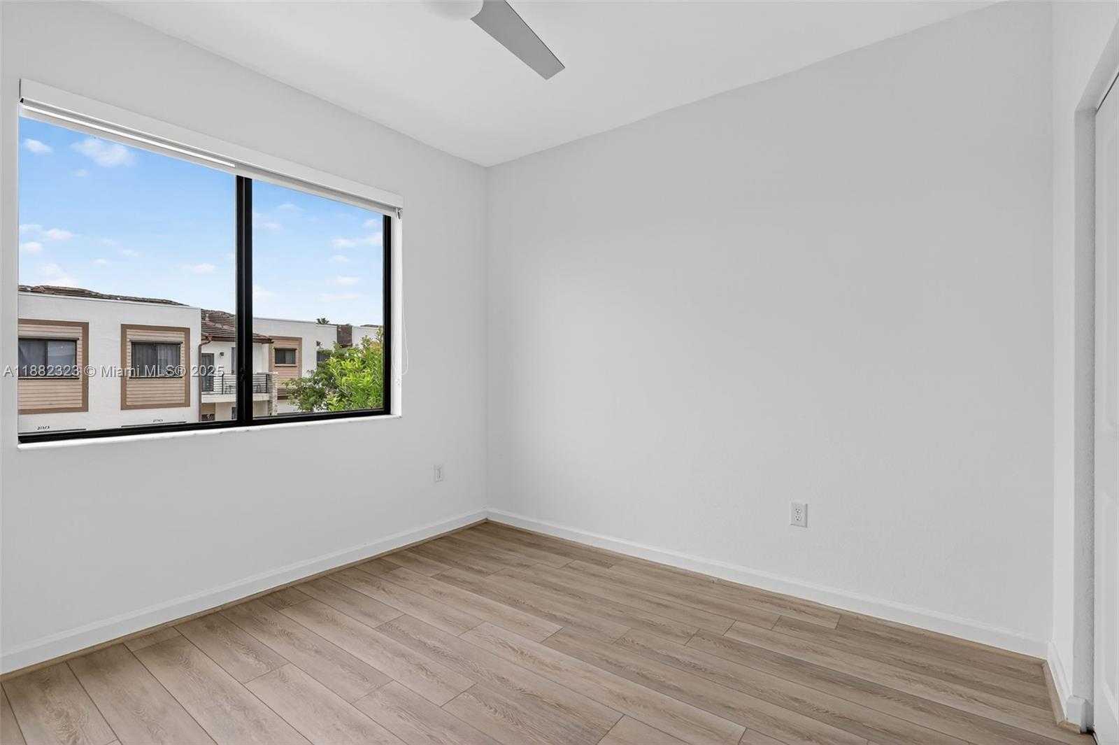 Small Image of 21372 NORTH EAST 2ND CT, Miami Number 21