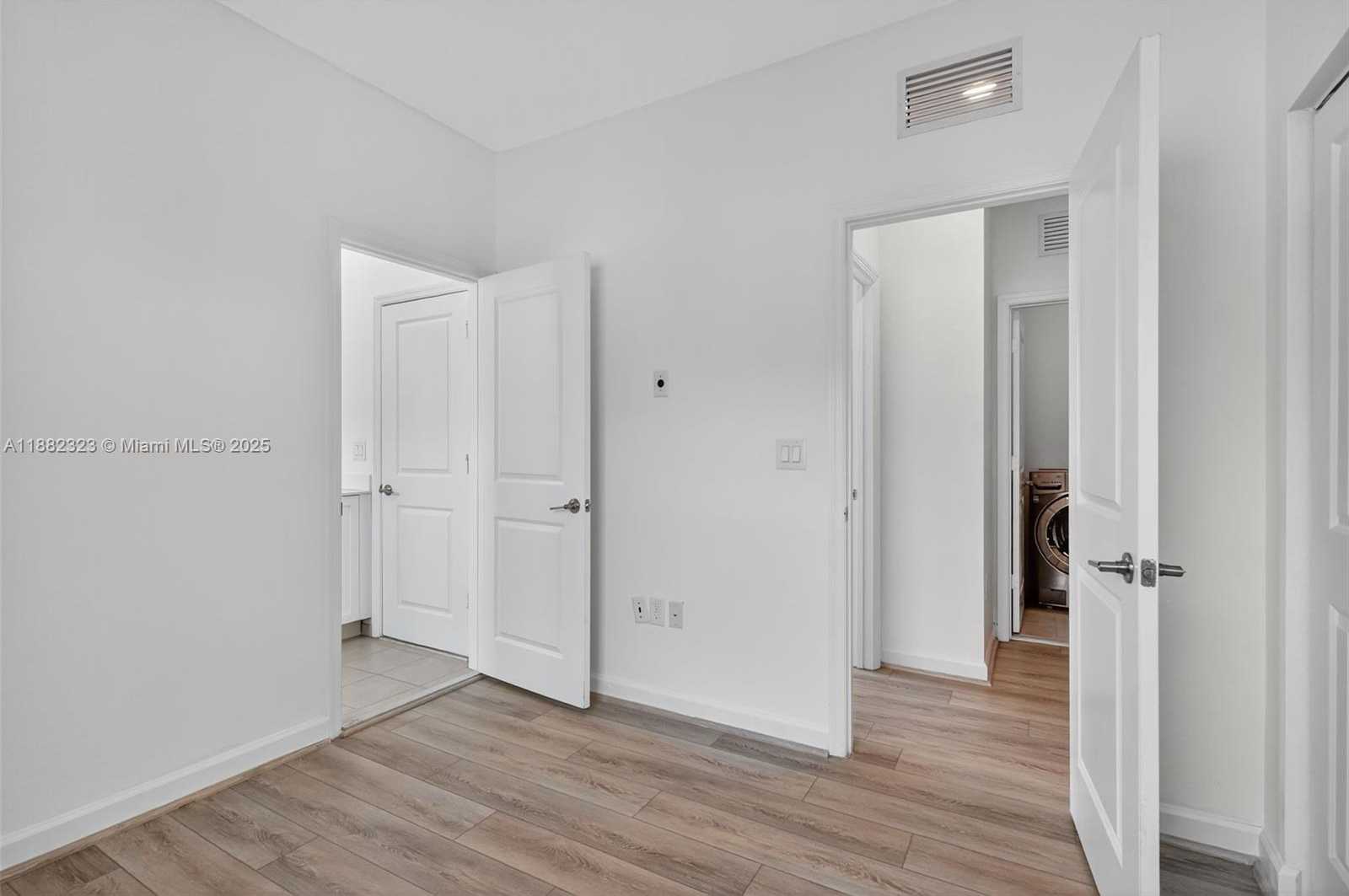 Small Image of 21372 NORTH EAST 2ND CT, Miami Number 28