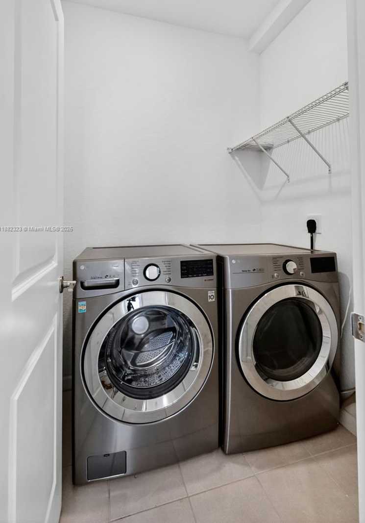 Small Image of 21372 NORTH EAST 2ND CT, Miami Number 29