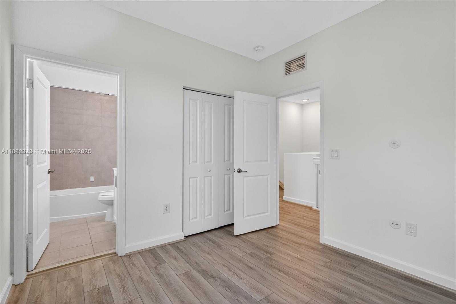 Small Image of 21372 NORTH EAST 2ND CT, Miami Number 31