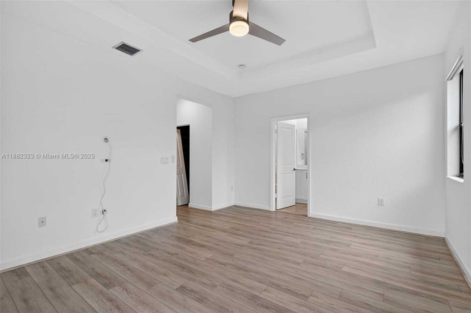 Small Image of 21372 NORTH EAST 2ND CT, Miami Number 34