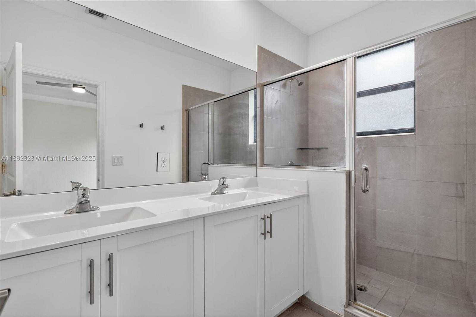 Small Image of 21372 NORTH EAST 2ND CT, Miami Number 35