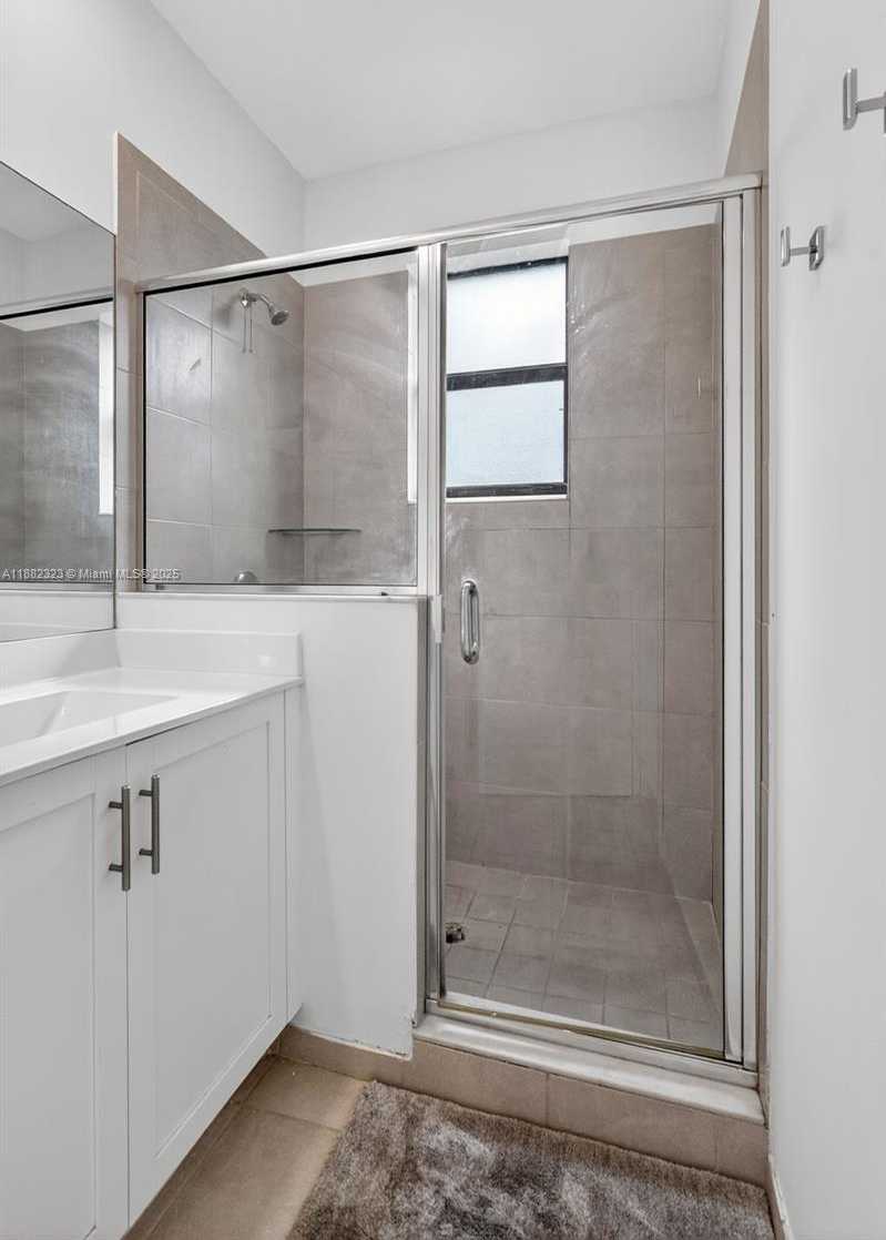 Small Image of 21372 NORTH EAST 2ND CT, Miami Number 37