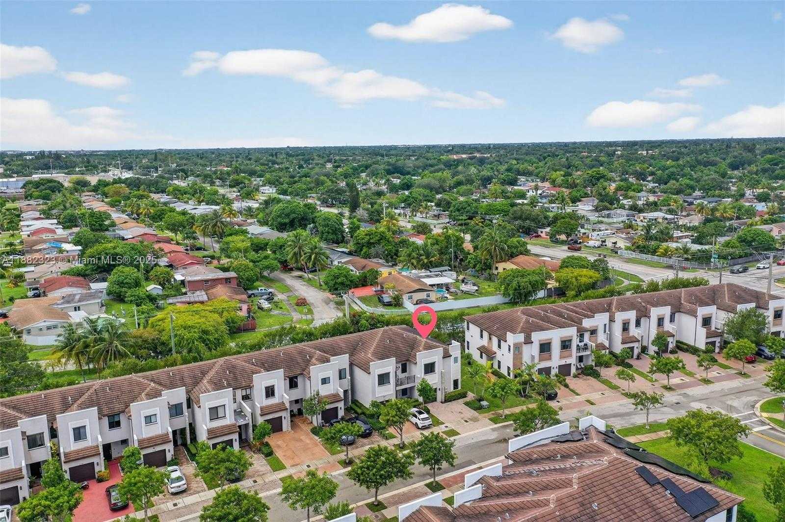 Small Image of 21372 NORTH EAST 2ND CT, Miami Number 47