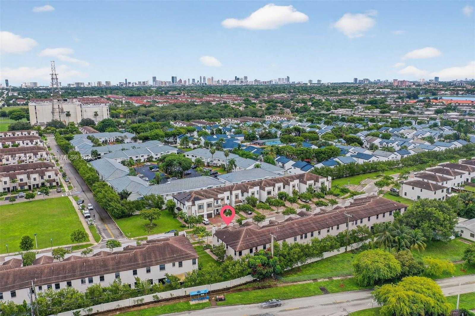 Small Image of 21372 NORTH EAST 2ND CT, Miami Number 48