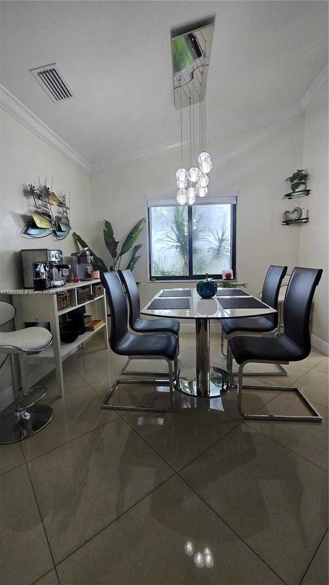 Small Image of 9600 NORTH WEST 15TH CT, Pembroke Pines Number 12