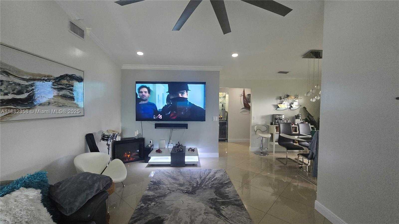 Small Image of 9600 NORTH WEST 15TH CT, Pembroke Pines Number 14