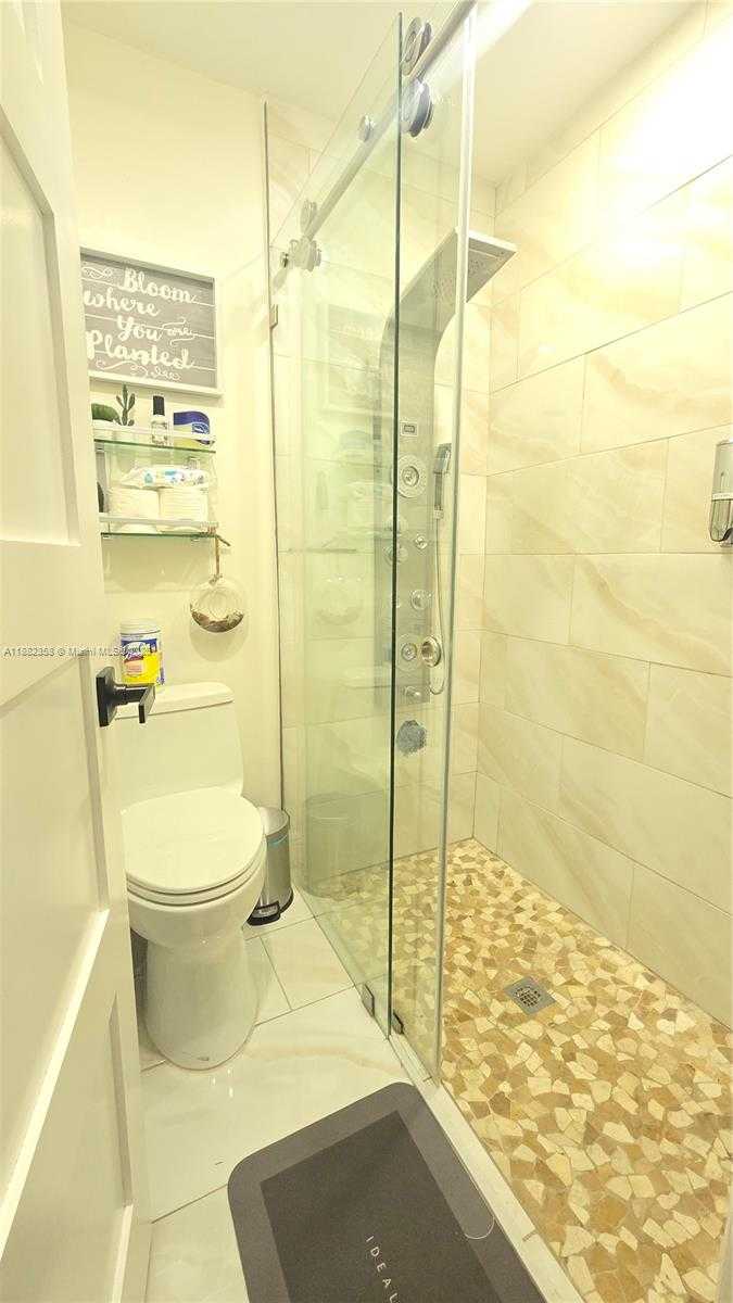 Small Image of 9600 NORTH WEST 15TH CT, Pembroke Pines Number 22