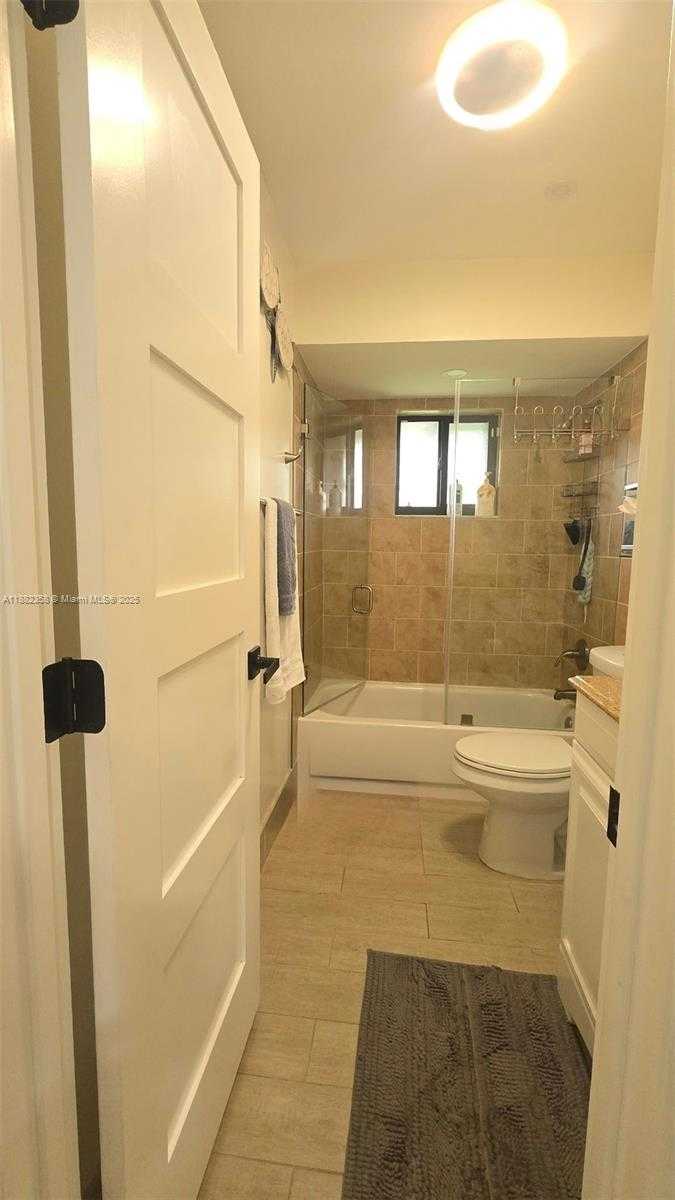 Small Image of 9600 NORTH WEST 15TH CT, Pembroke Pines Number 26