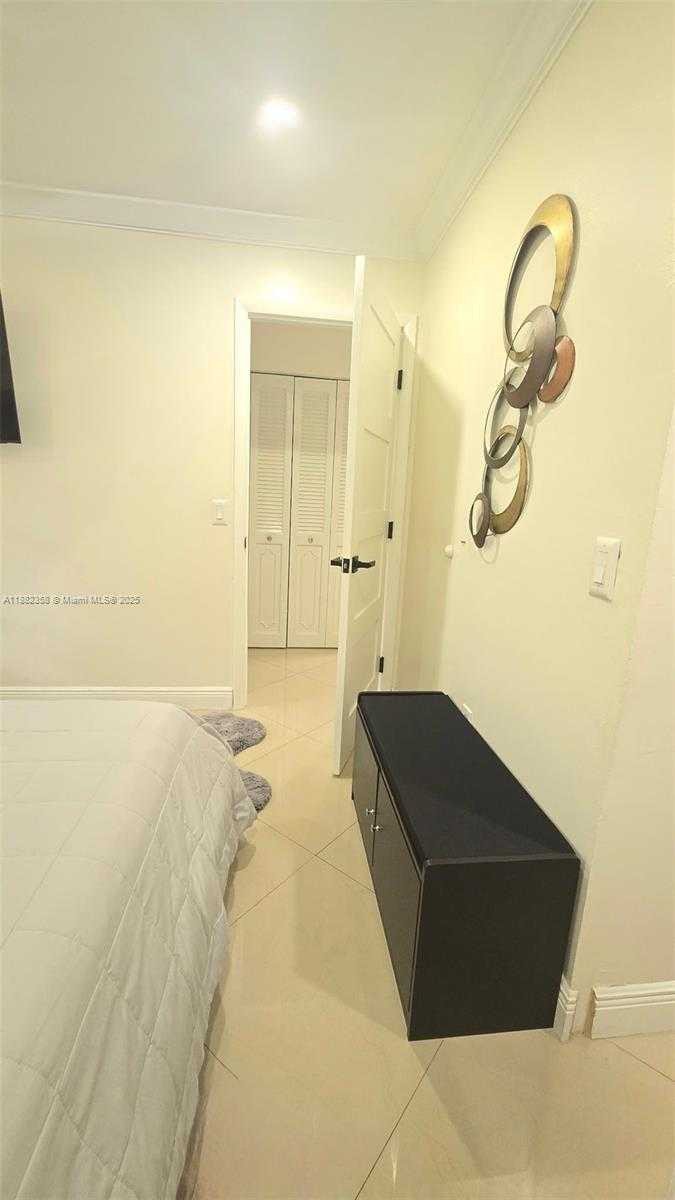 Small Image of 9600 NORTH WEST 15TH CT, Pembroke Pines Number 30
