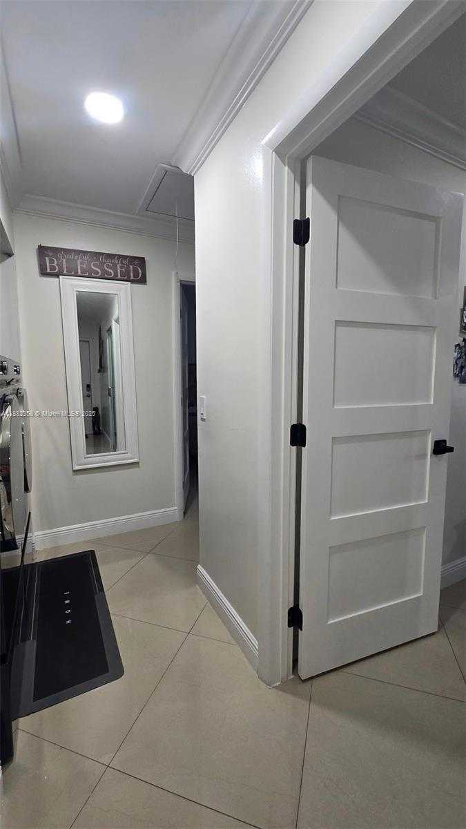 Small Image of 9600 NORTH WEST 15TH CT, Pembroke Pines Number 32