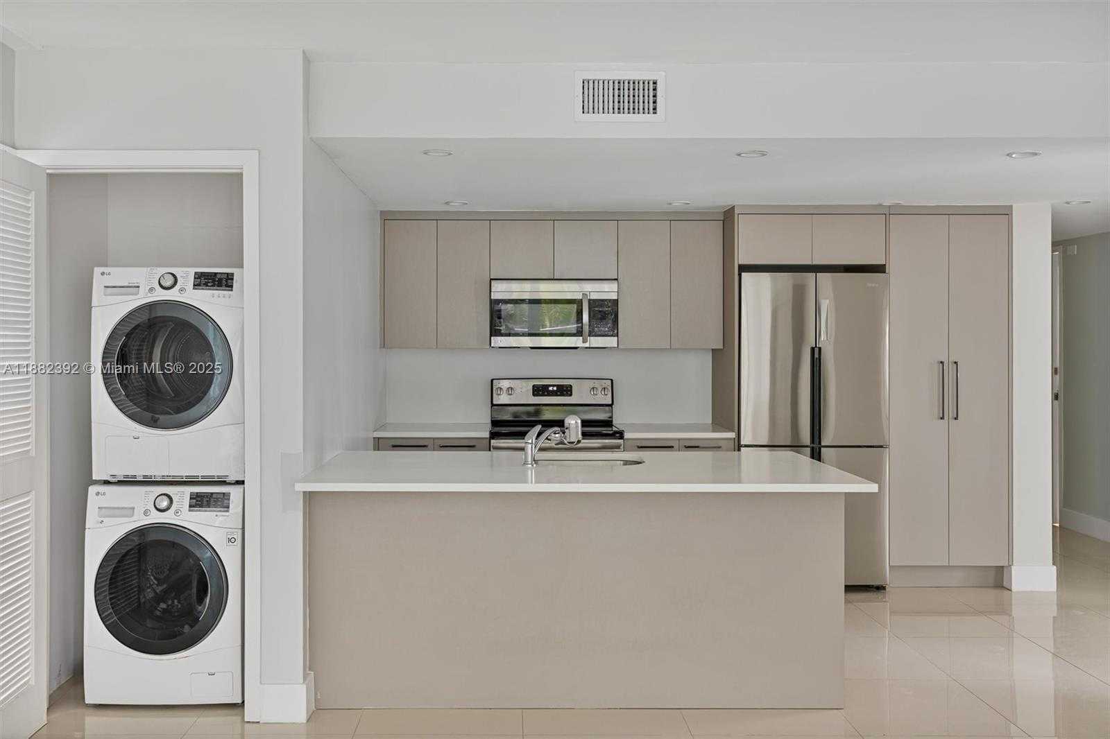 Small Image of 1150 101ST #203, Bay Harbor Islands Number 25