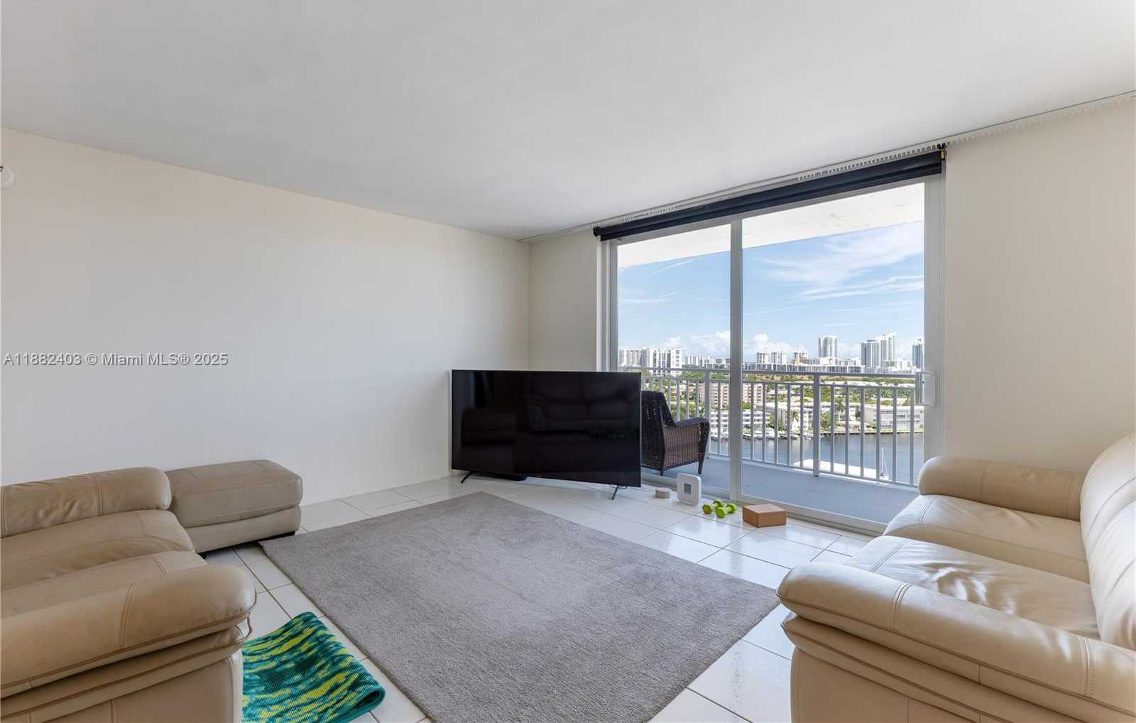 Small Image of 427 GOLDEN ISLES DR #16F, Hallandale Beach Number 17