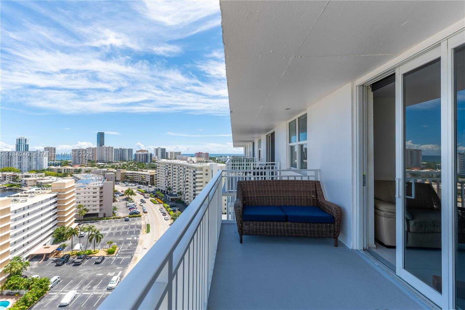 Small Image of 427 GOLDEN ISLES DR #16F, Hallandale Beach Number 2