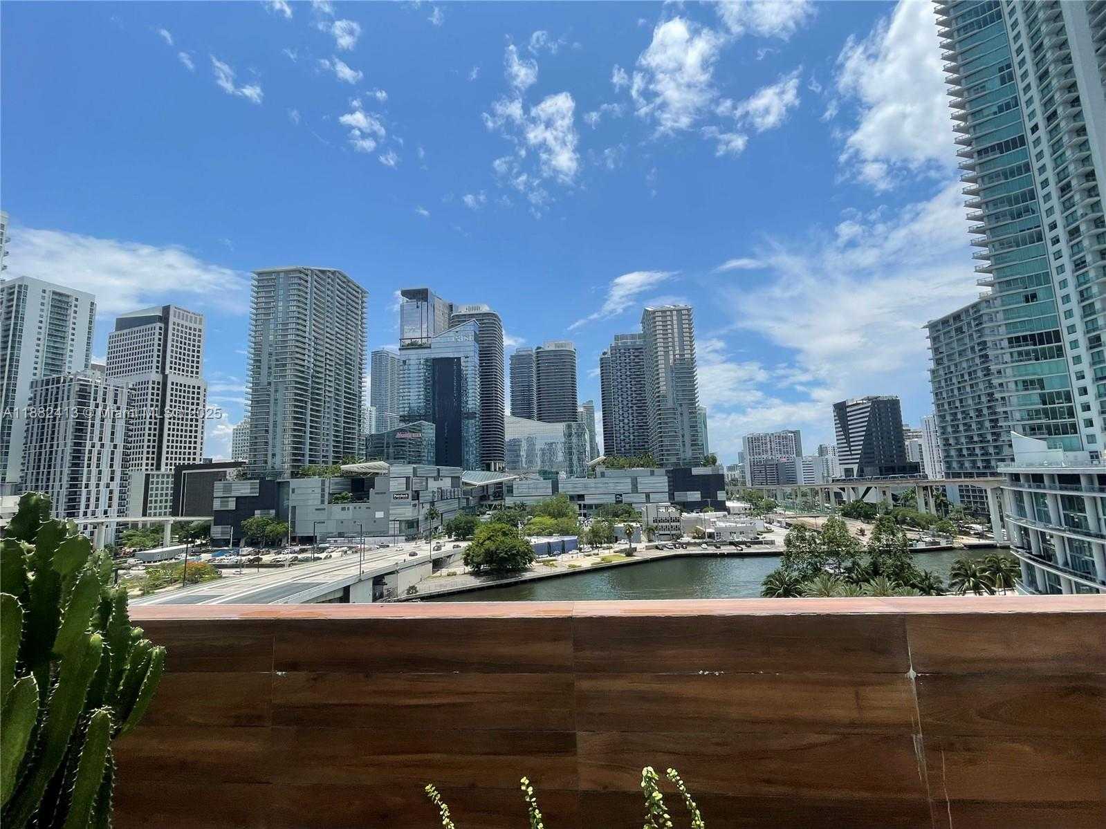 Small Image of Miami Number 29