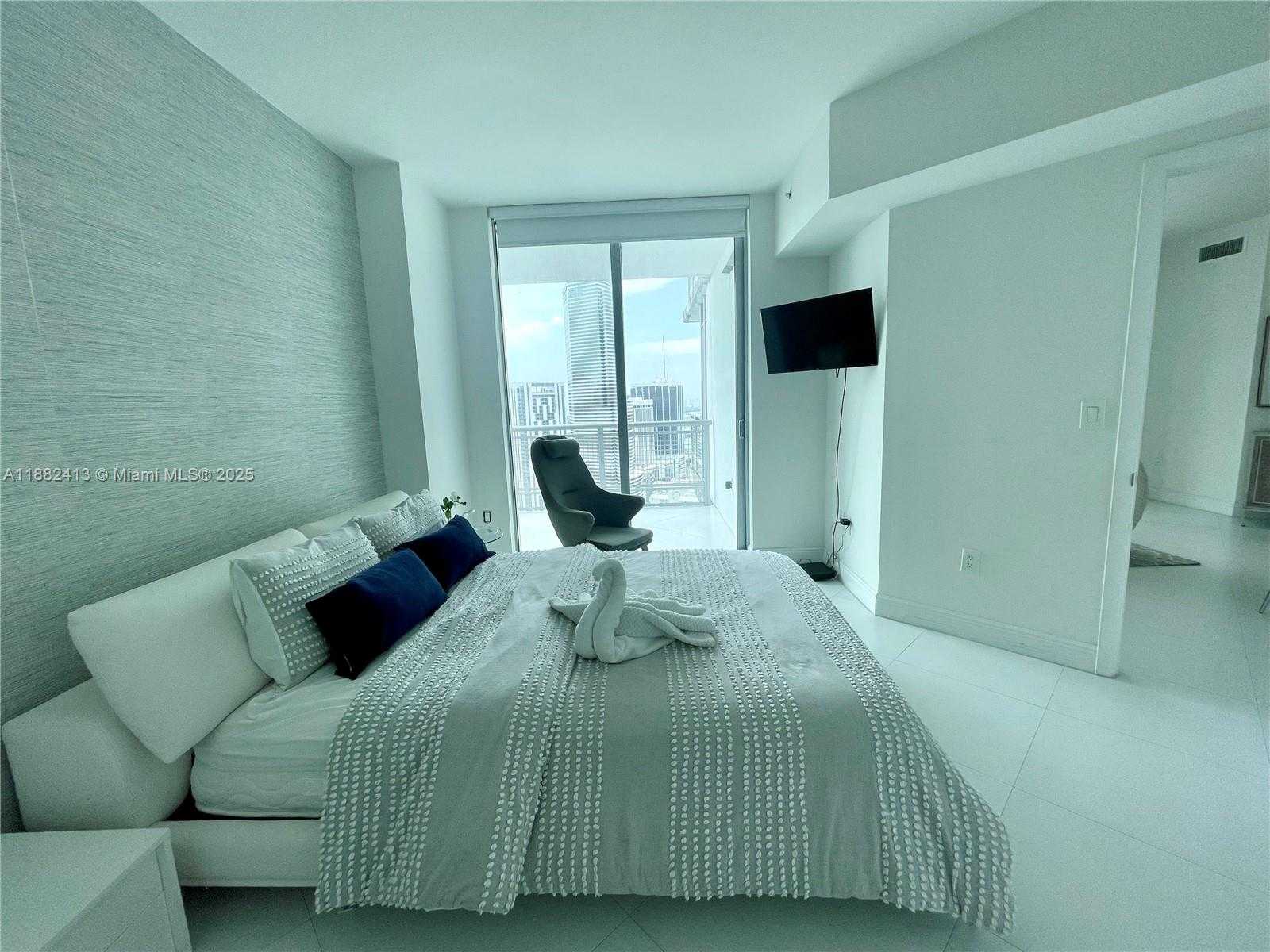 Small Image of Miami Number 9