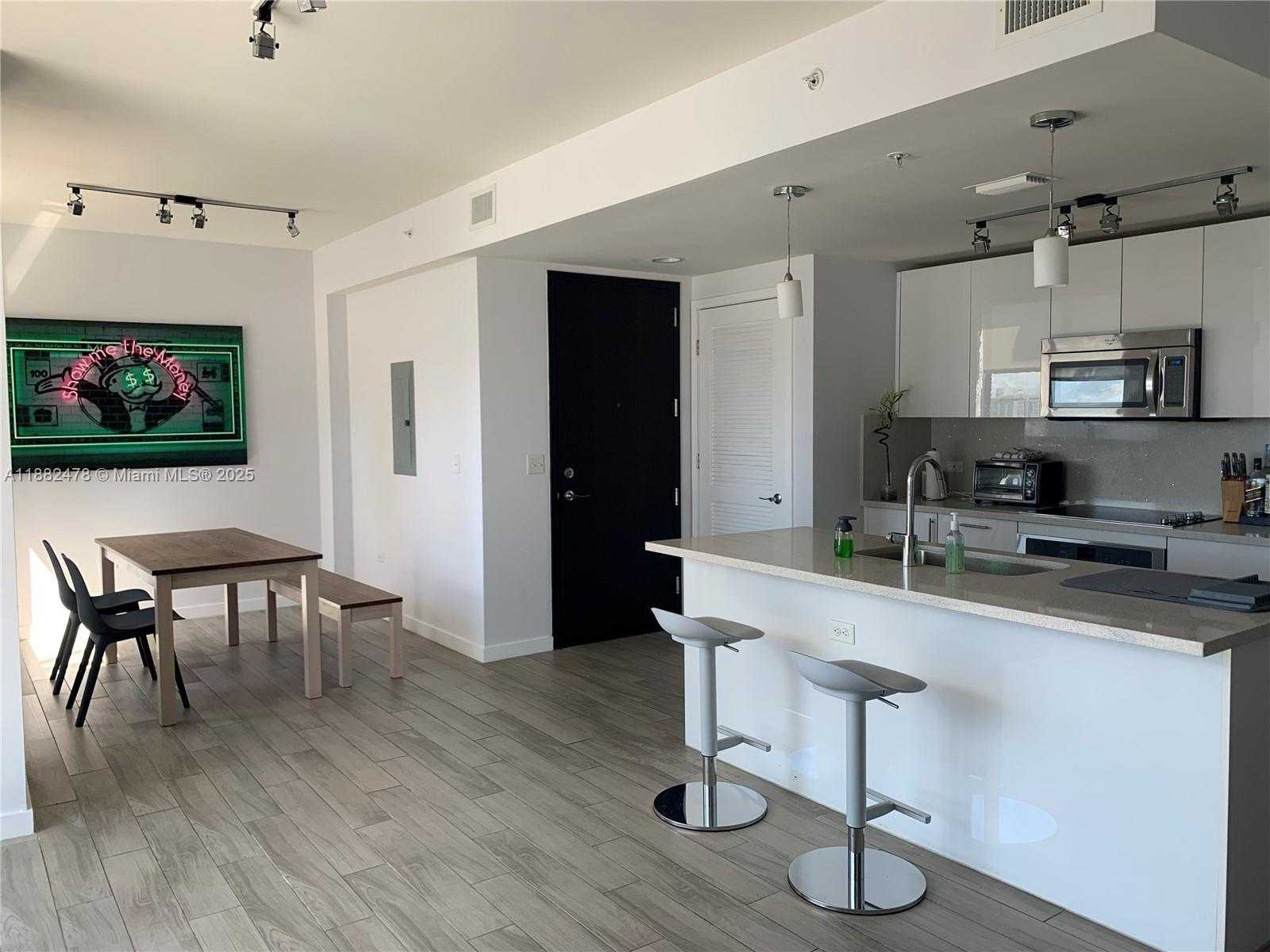 Small Image of 999 SOUTH WEST 1ST AVE #1703, Miami Number 3