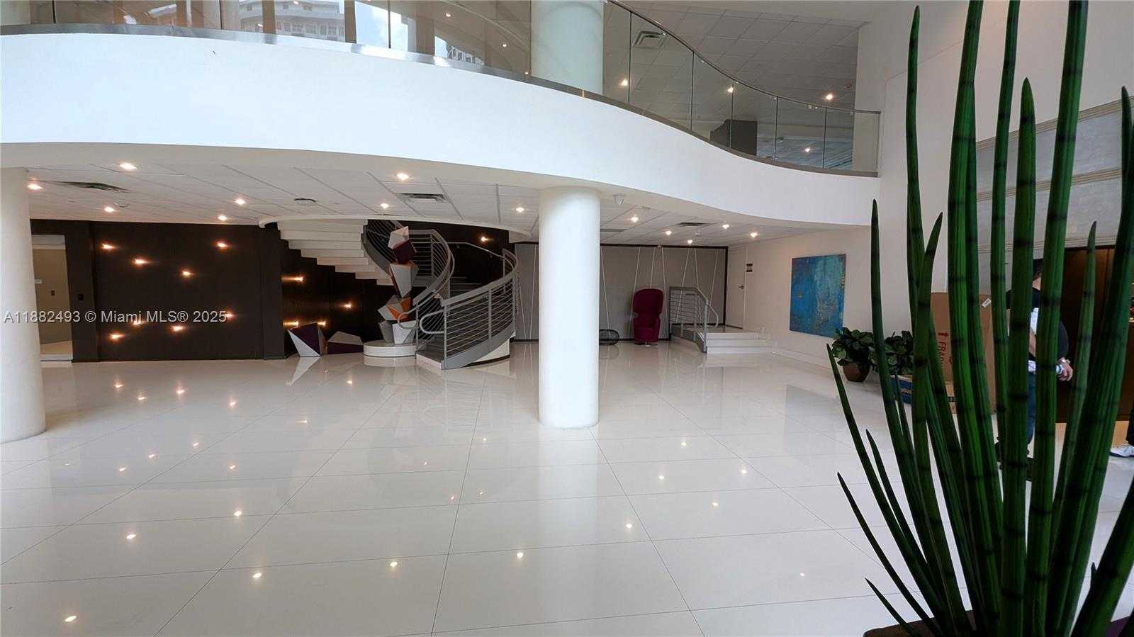 Small Image of 5701 COLLINS AVE #1105, Miami Beach Number 21