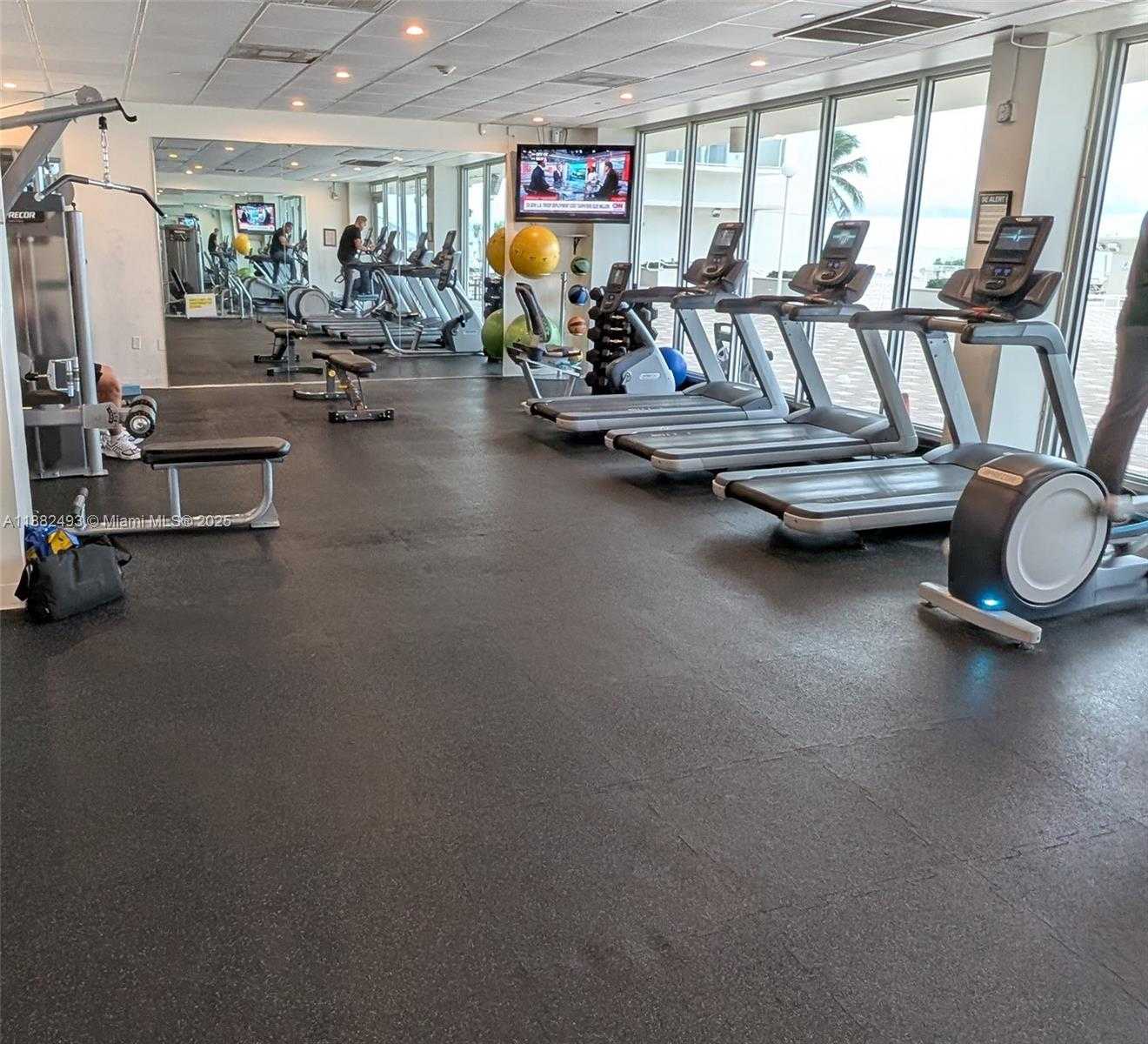 Small Image of 5701 COLLINS AVE #1105, Miami Beach Number 24