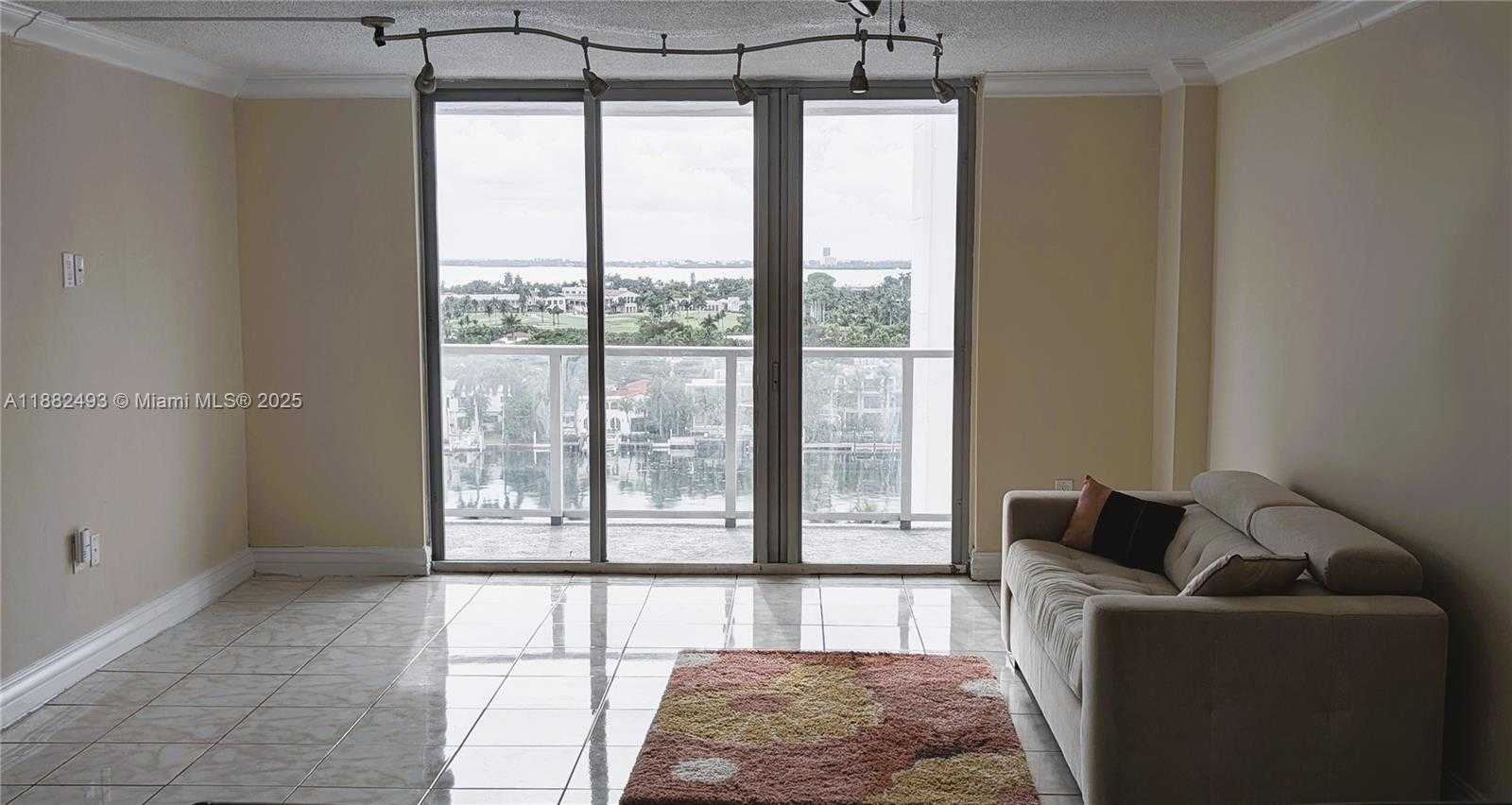 Small Image of 5701 COLLINS AVE #1105, Miami Beach Number 3