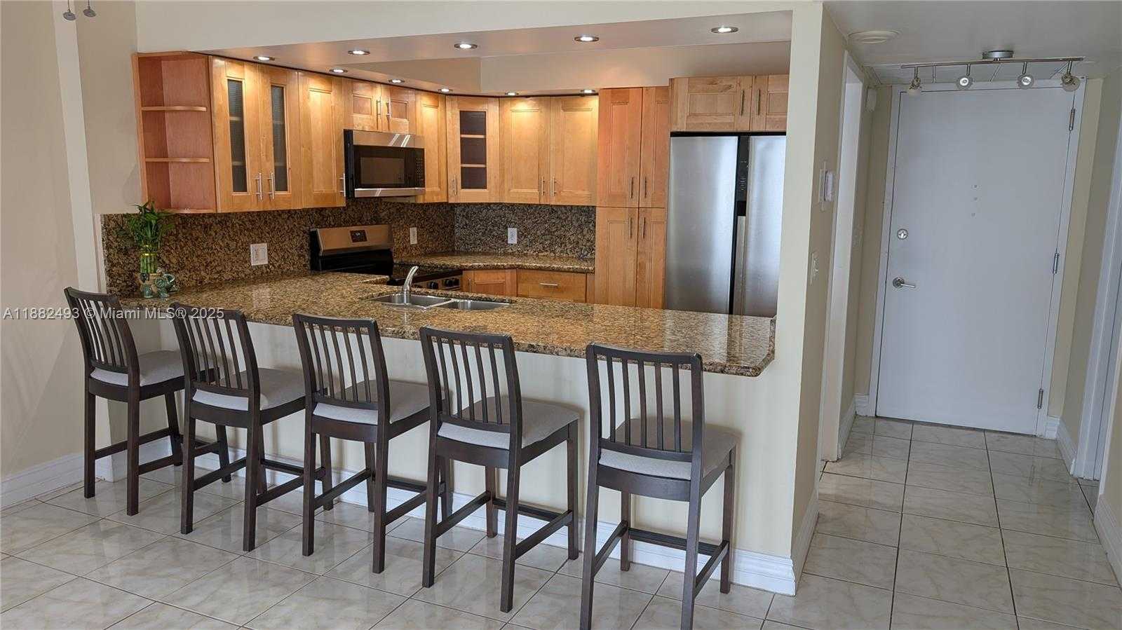 Small Image of 5701 COLLINS AVE #1105, Miami Beach Number 9