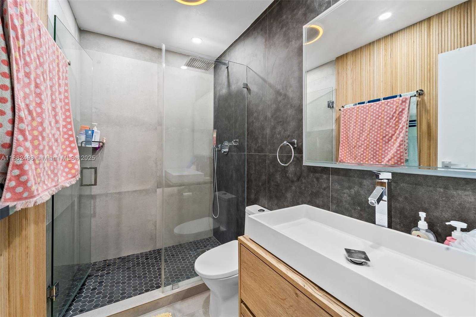 Small Image of 11073 SOUTH WEST 70TH LN, Miami Number 14