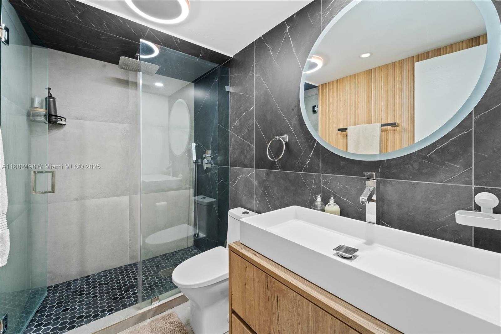 Small Image of 11073 SOUTH WEST 70TH LN, Miami Number 17