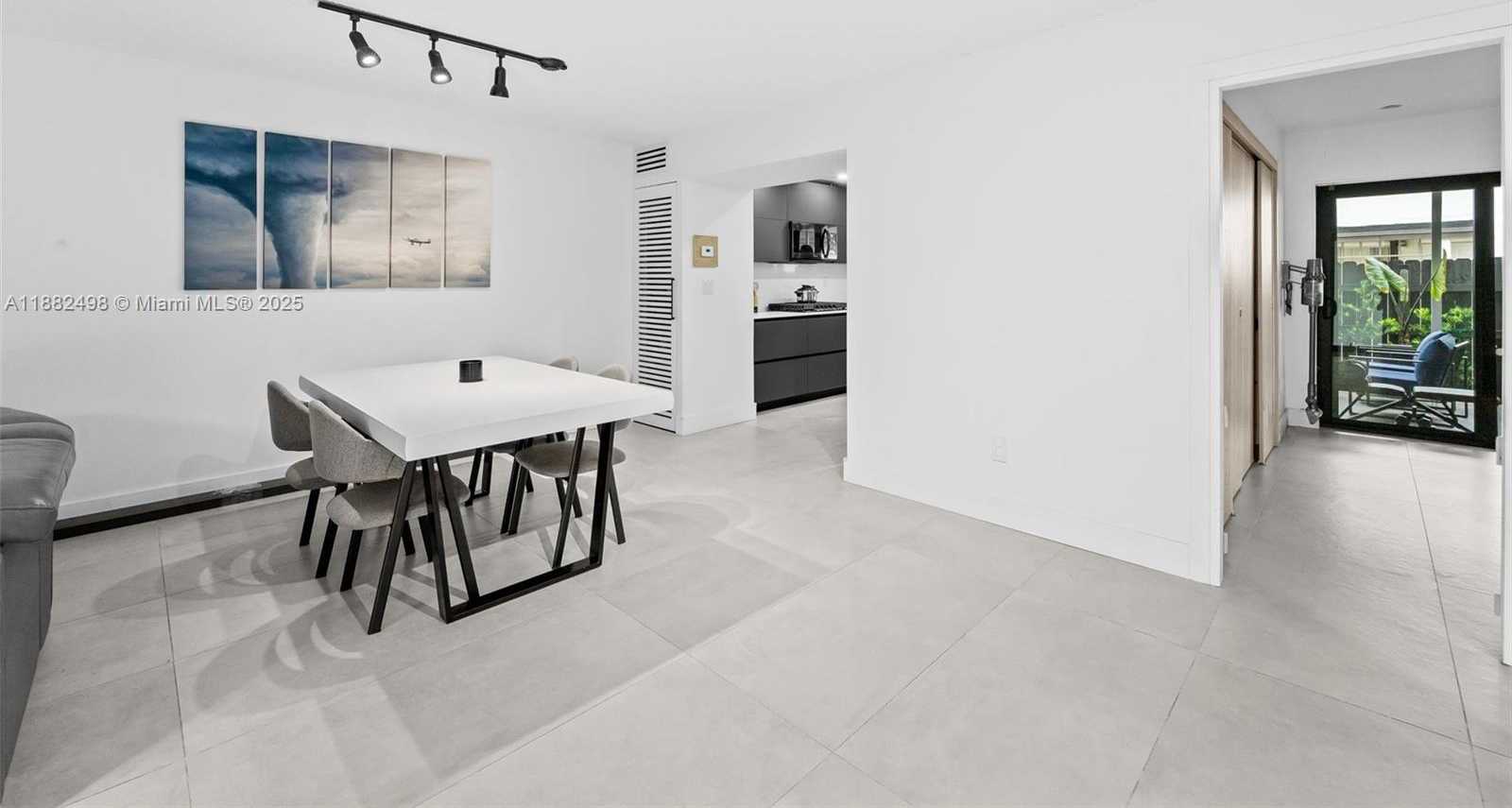 Small Image of 11073 SOUTH WEST 70TH LN, Miami Number 3