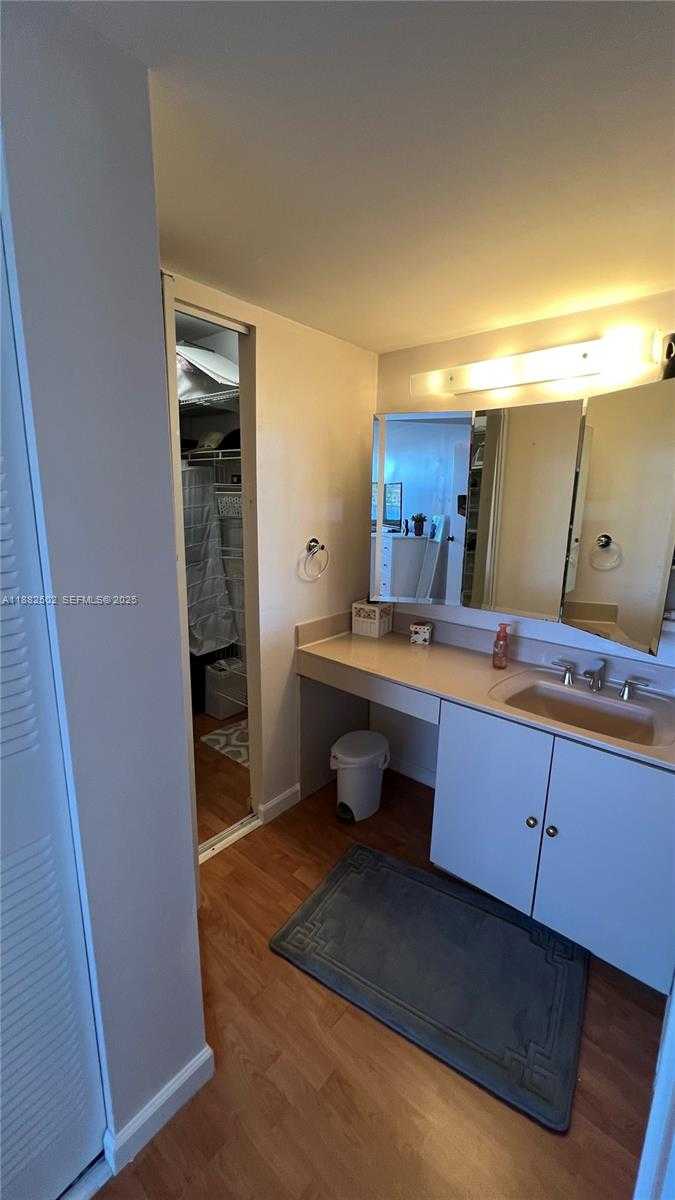 Small Image of 16570 NORTH EAST 26TH AVE #4A, North Miami Beach Number 13