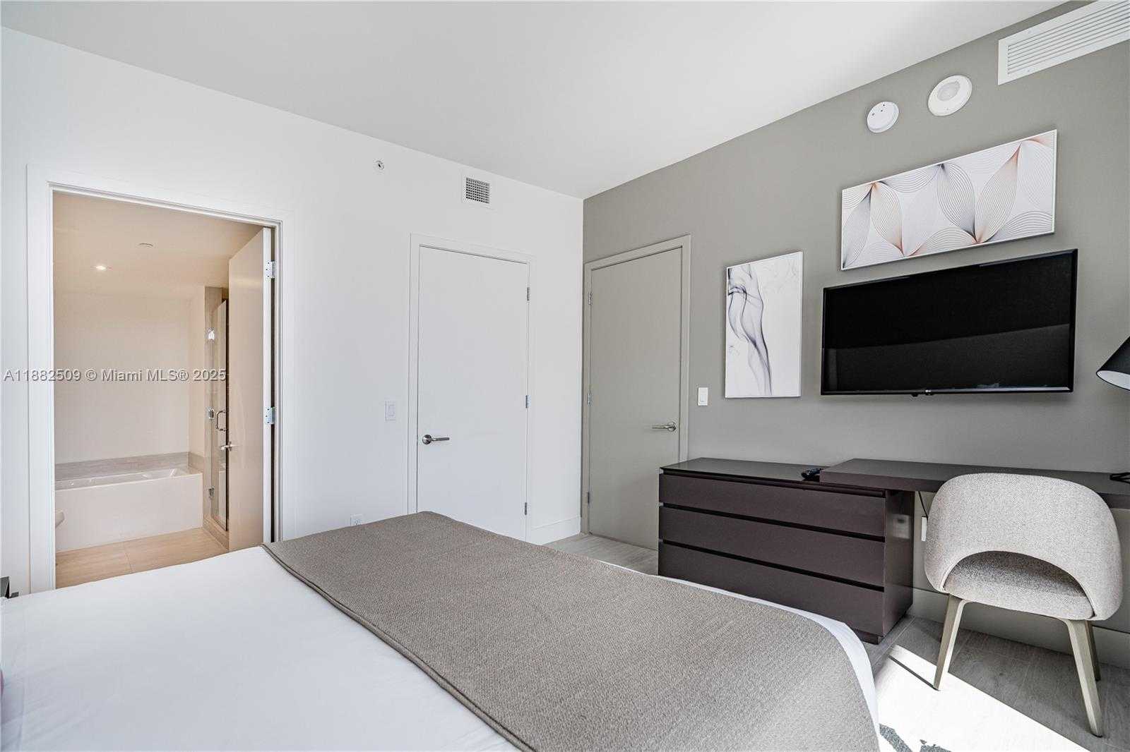 Small Image of 4010 SOUTH OCEAN DR #2709, Hollywood Number 27