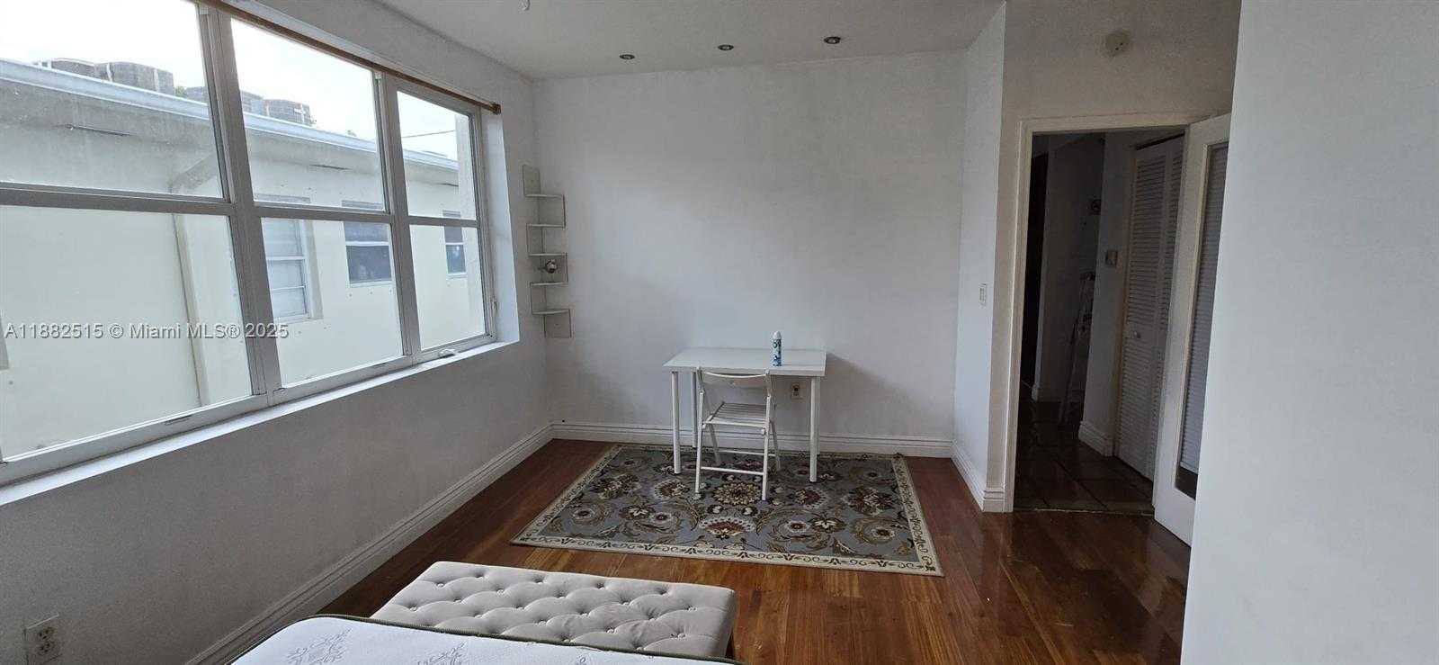 Small Image of 1342 DREXEL AVE #204, Miami Beach Number 4