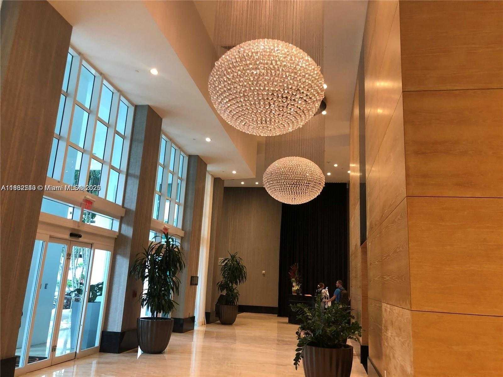Small Image of 950 BRICKELL BAY DR #3905, Miami Number 8