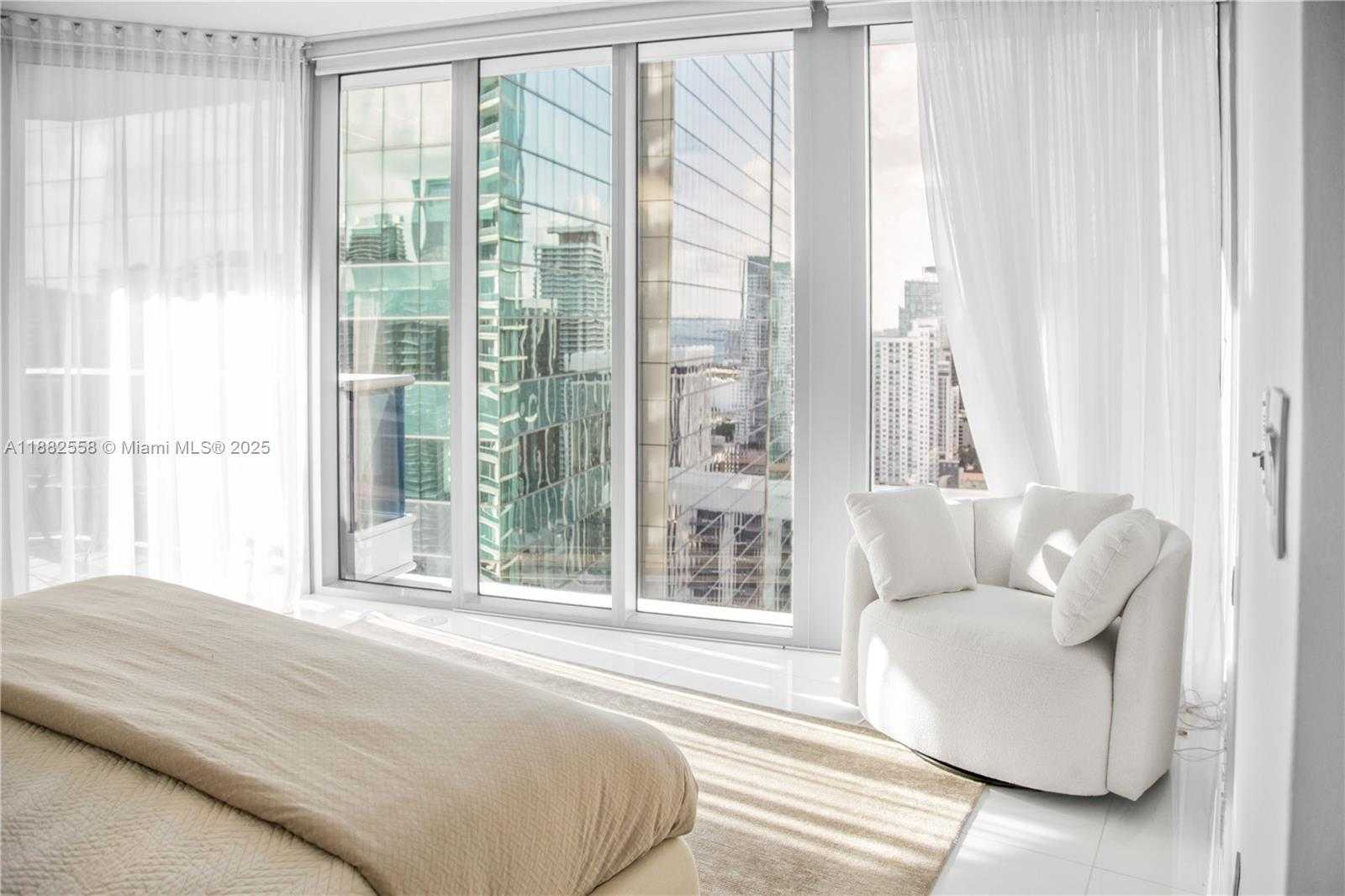 Small Image of 200 BISCAYNE BOULEVARD WAY #4201, Miami Number 13