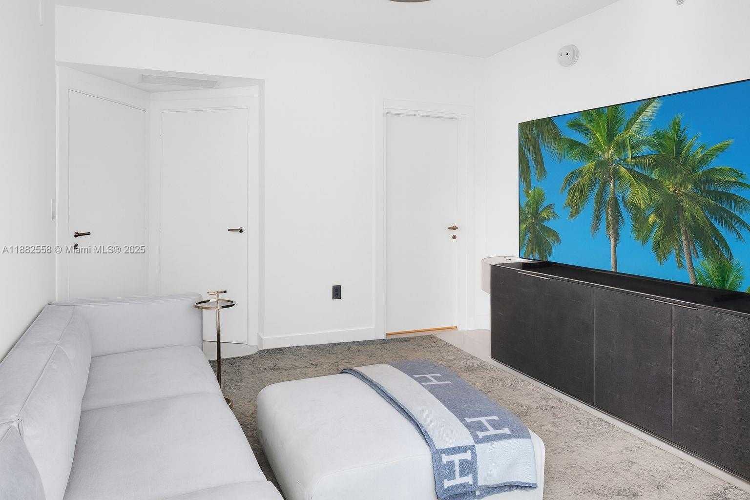 Small Image of 200 BISCAYNE BOULEVARD WAY #4201, Miami Number 18