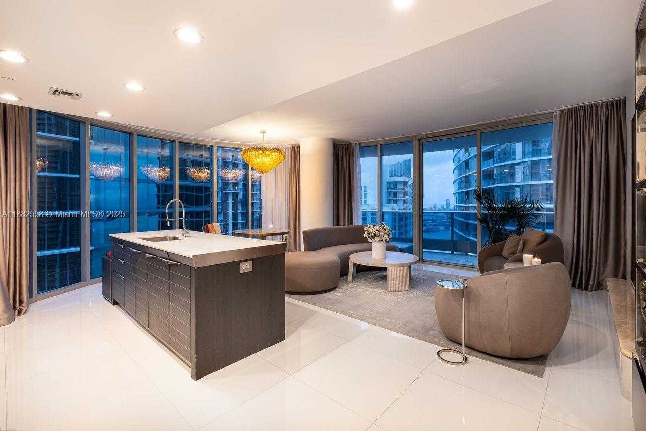 Small Image of 200 BISCAYNE BOULEVARD WAY #4201, Miami Number 2